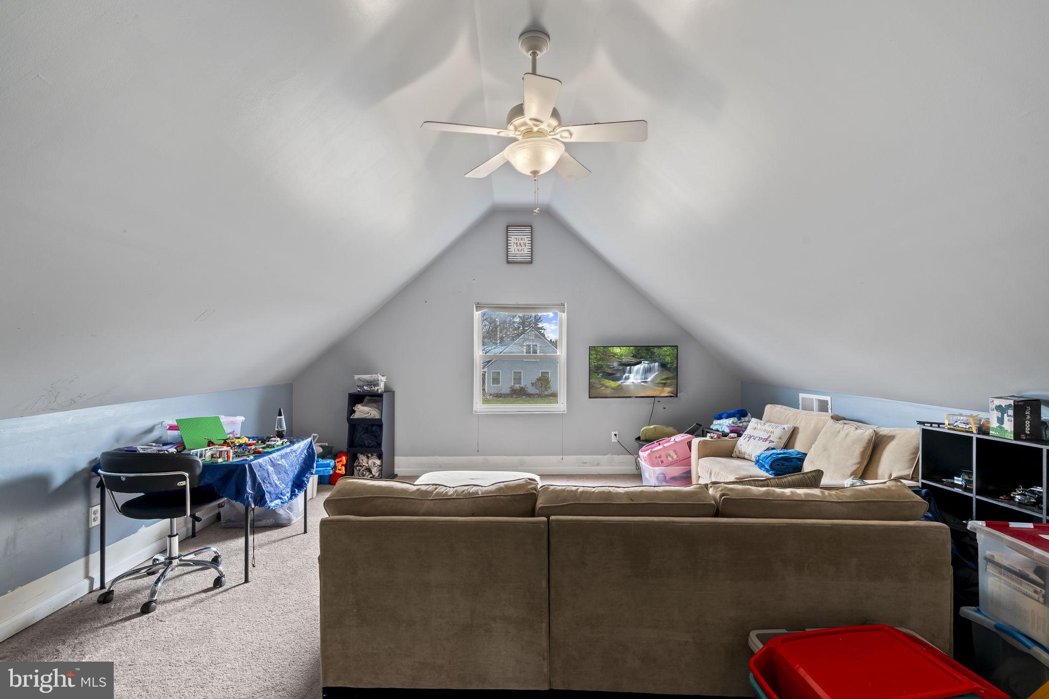 FORSYTHIA GATE - Residential