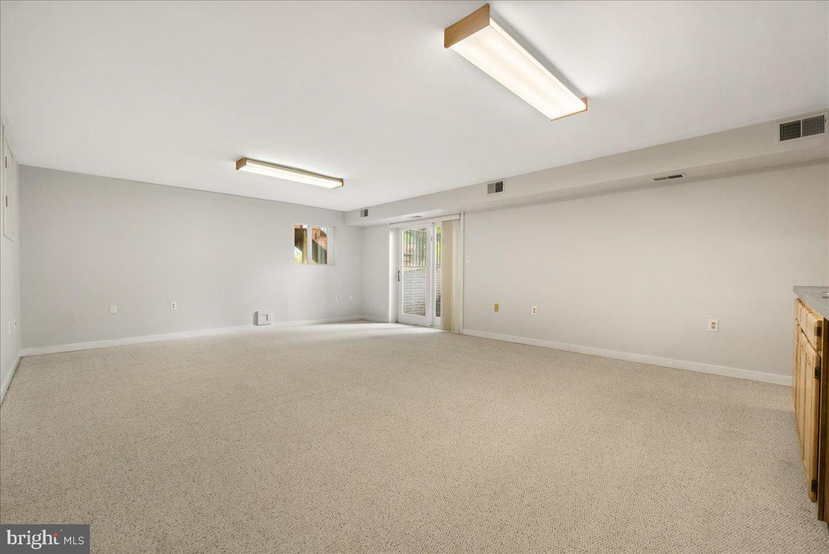 WOODSPRING AT NEW MARKET - Residential