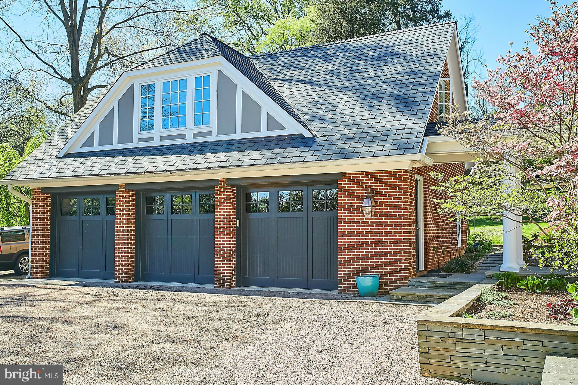 LANGLEY OAKS - Residential