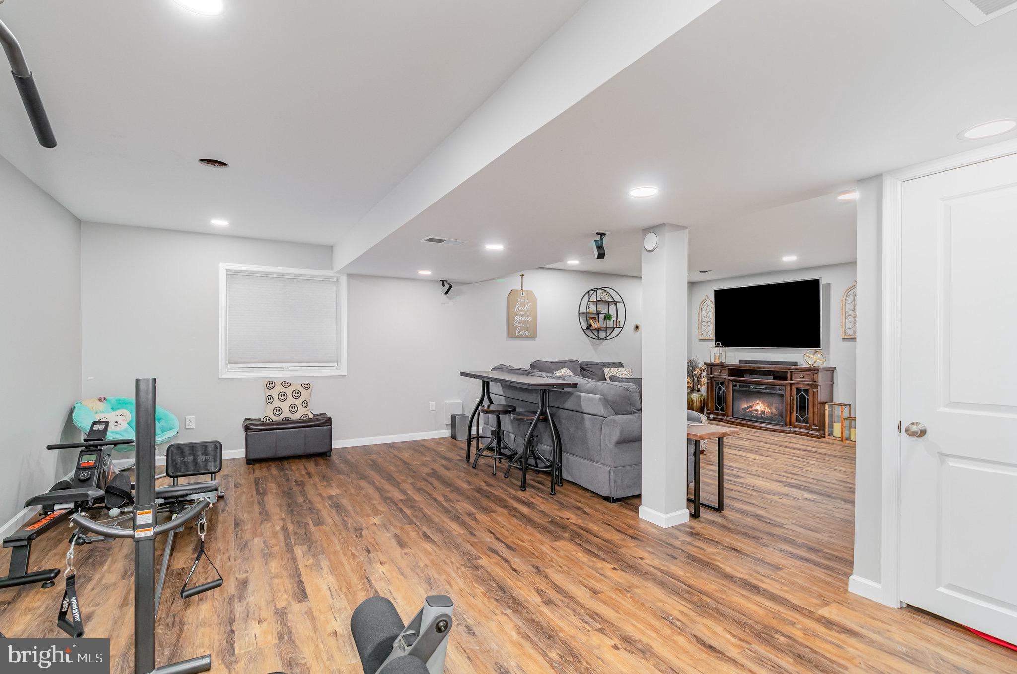 FEATHERTON CROSSING - Residential