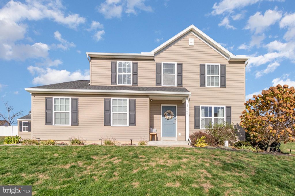 Photo of 1799 Campus Road, ELIZABETHTOWN, PA 17022 (MLS # PALA2079228)