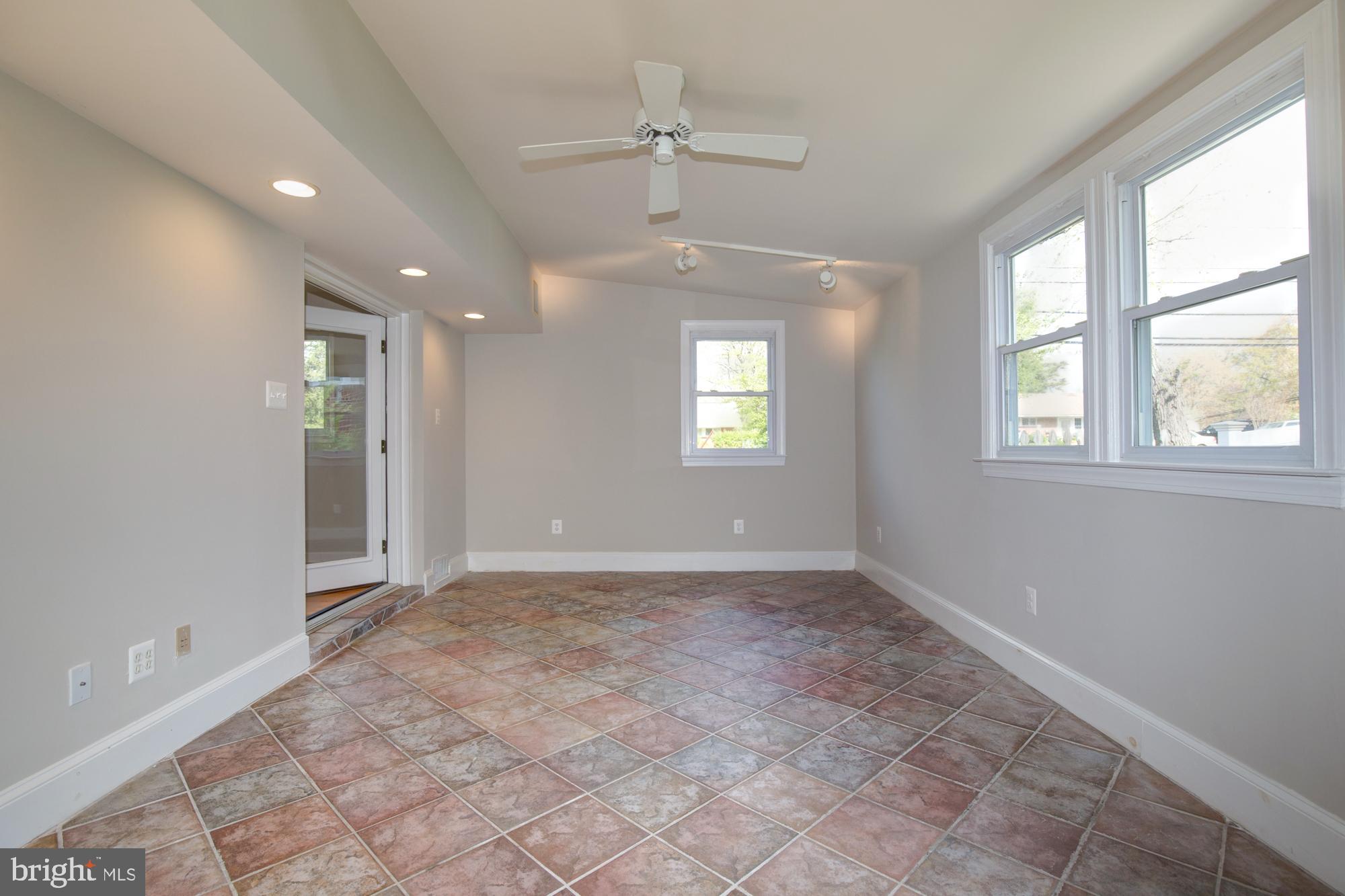 SPRINGFIELD - Residential