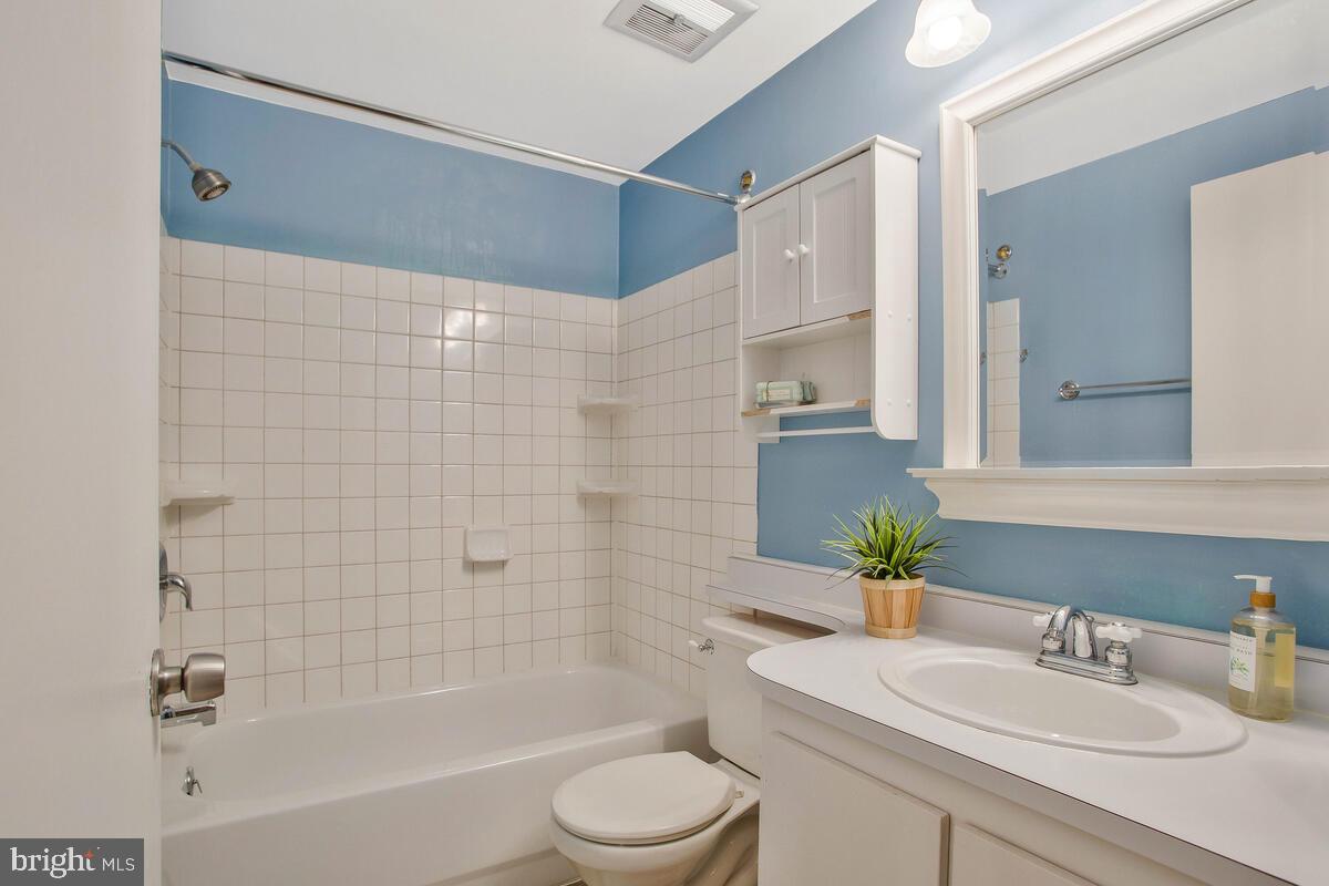 CROFTON TOWNE - Residential