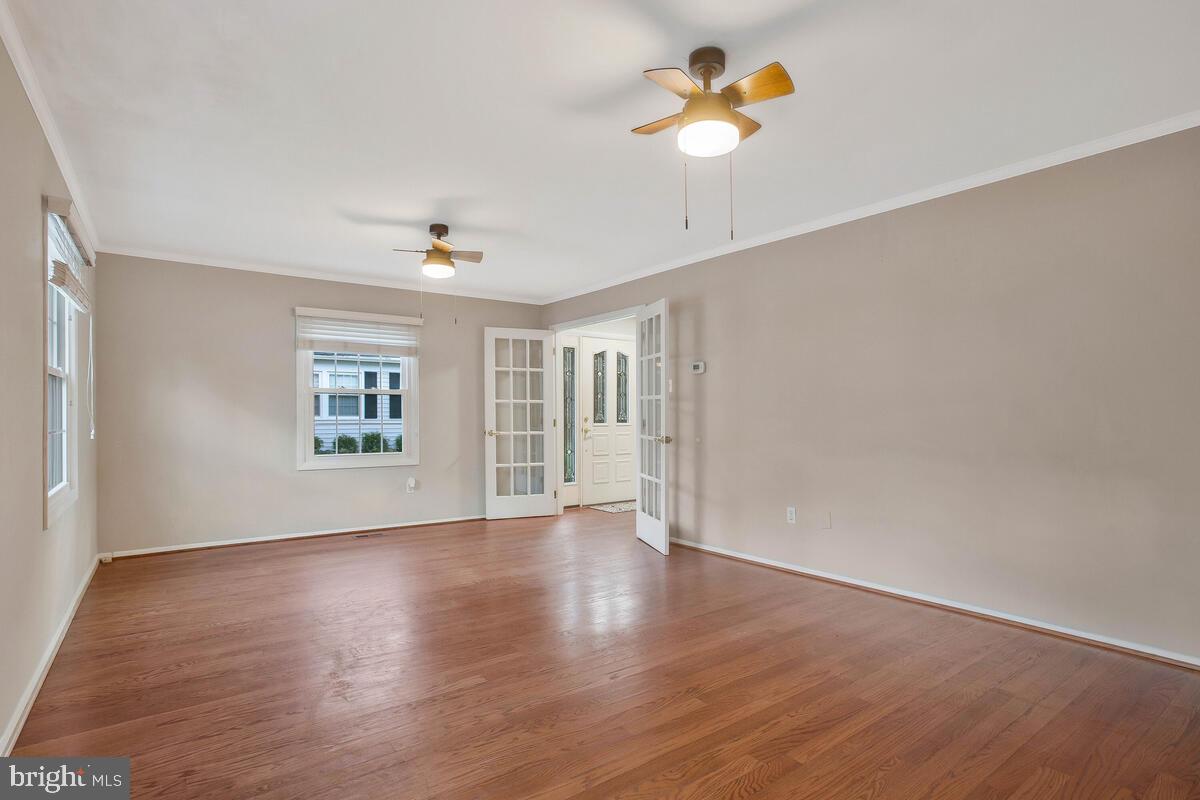 CROFTON TOWNE - Residential