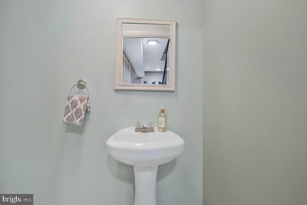 CROFTON TOWNE - Residential