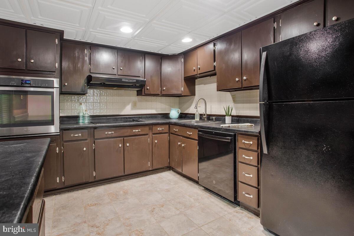 CROFTON TOWNE - Residential