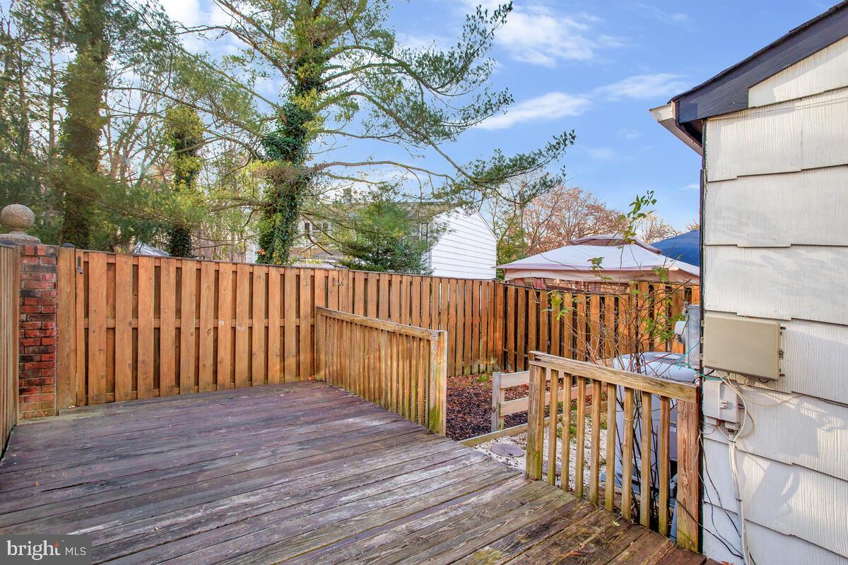 CROFTON TOWNE - Residential