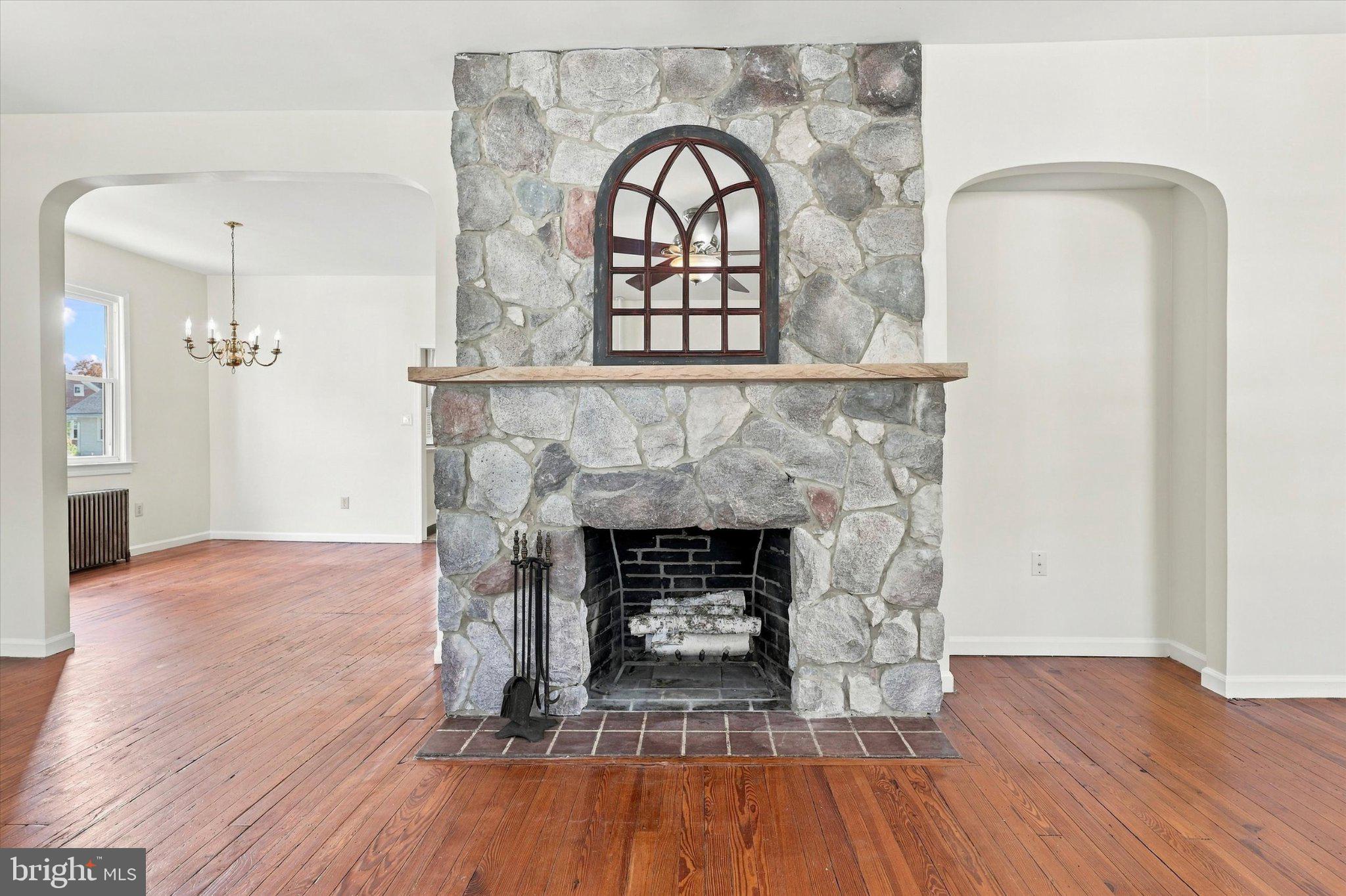 834 BELMONT AVENUE