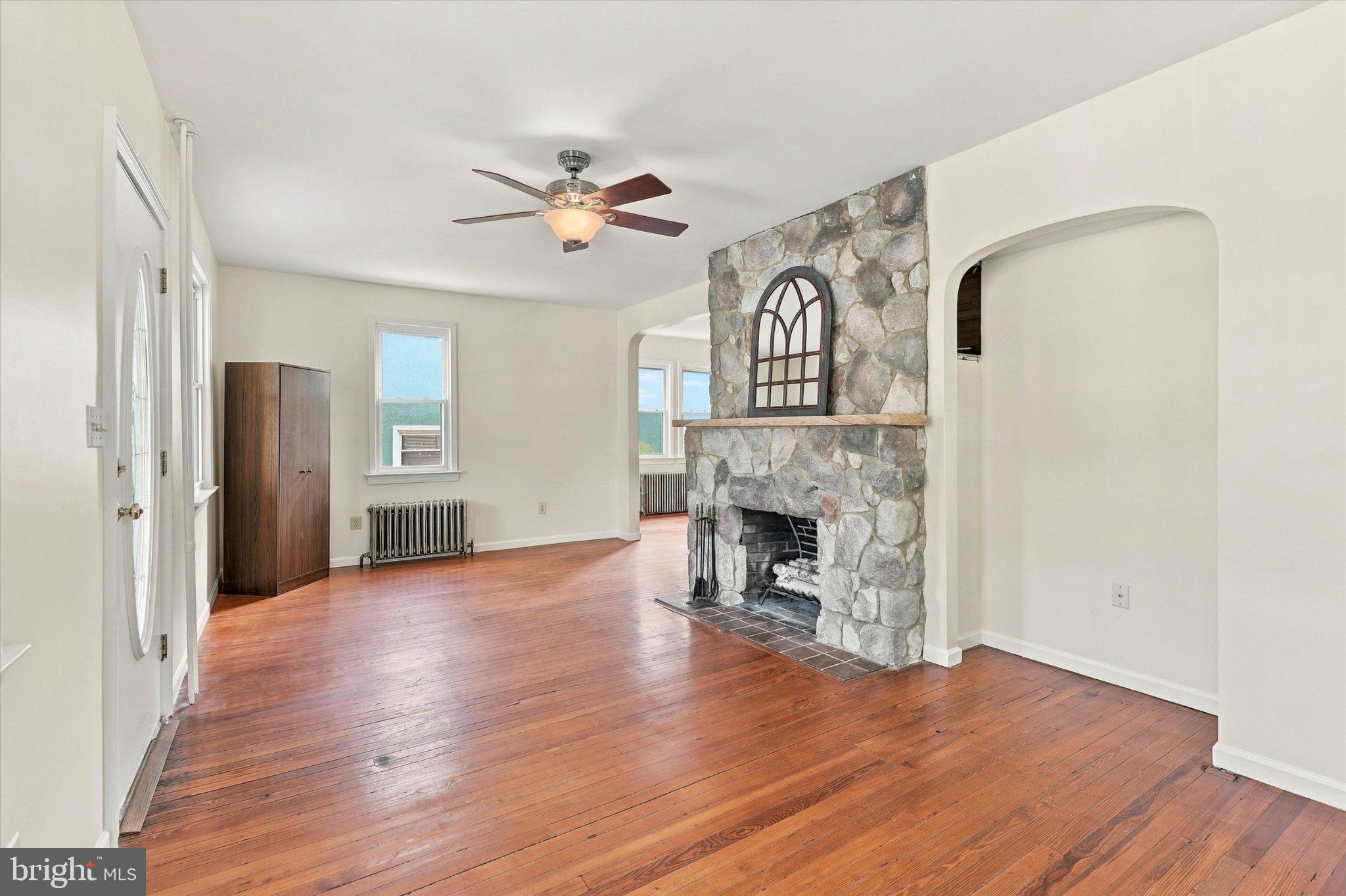 834 BELMONT AVENUE