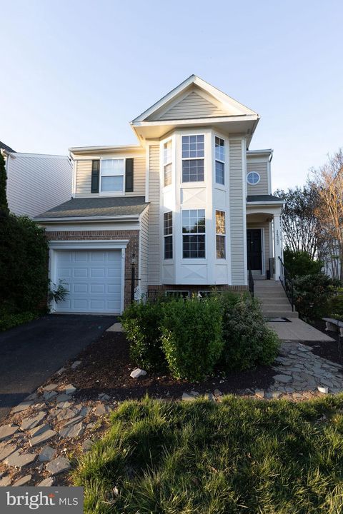 Photo of 14387 Newbern Loop, GAINESVILLE, VA 20155 (MLS # VAPW2117406)