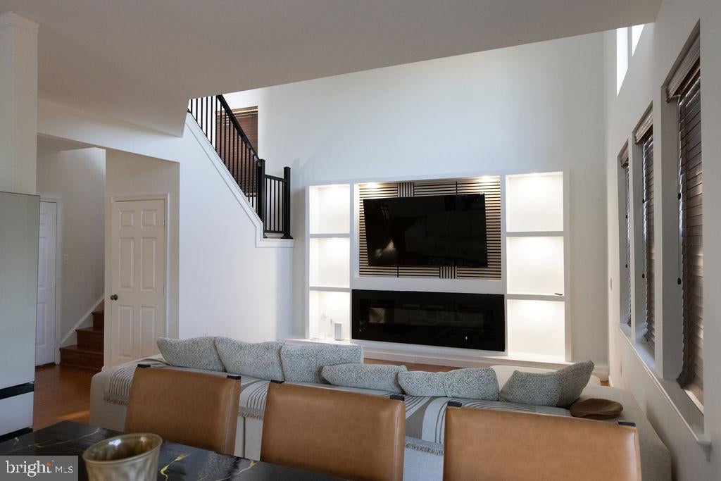 14387 NEWBERN LOOP