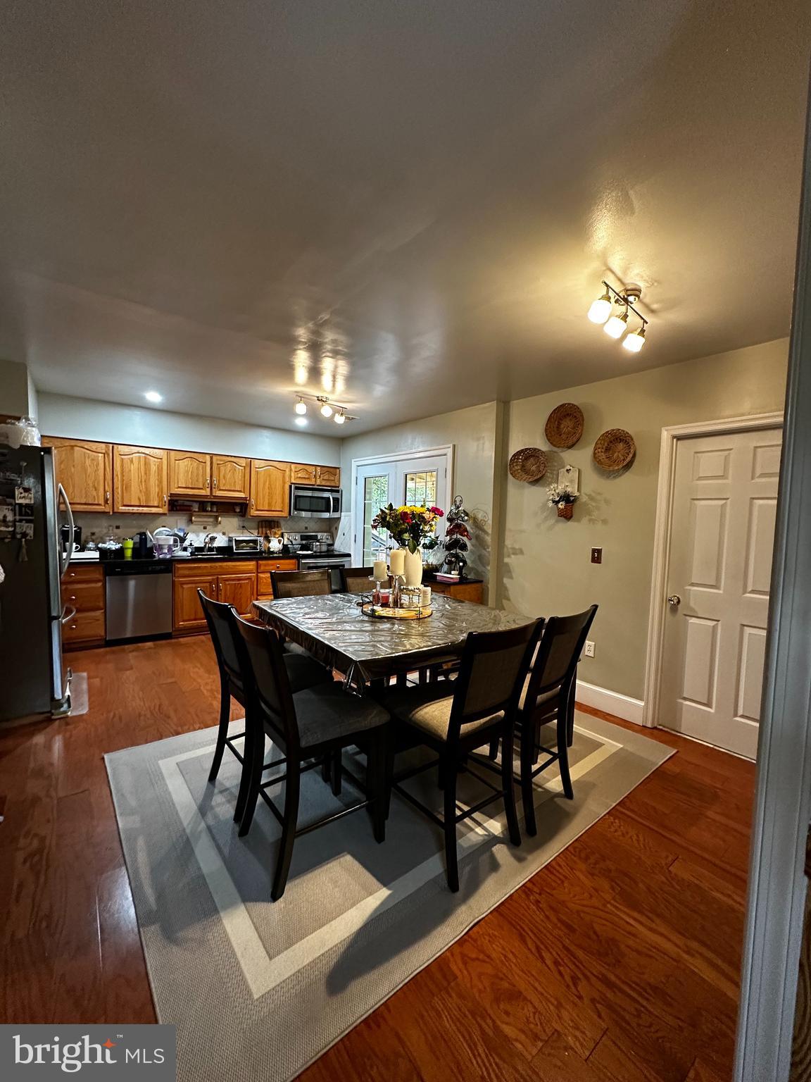 FORT WASHINGTON - Residential