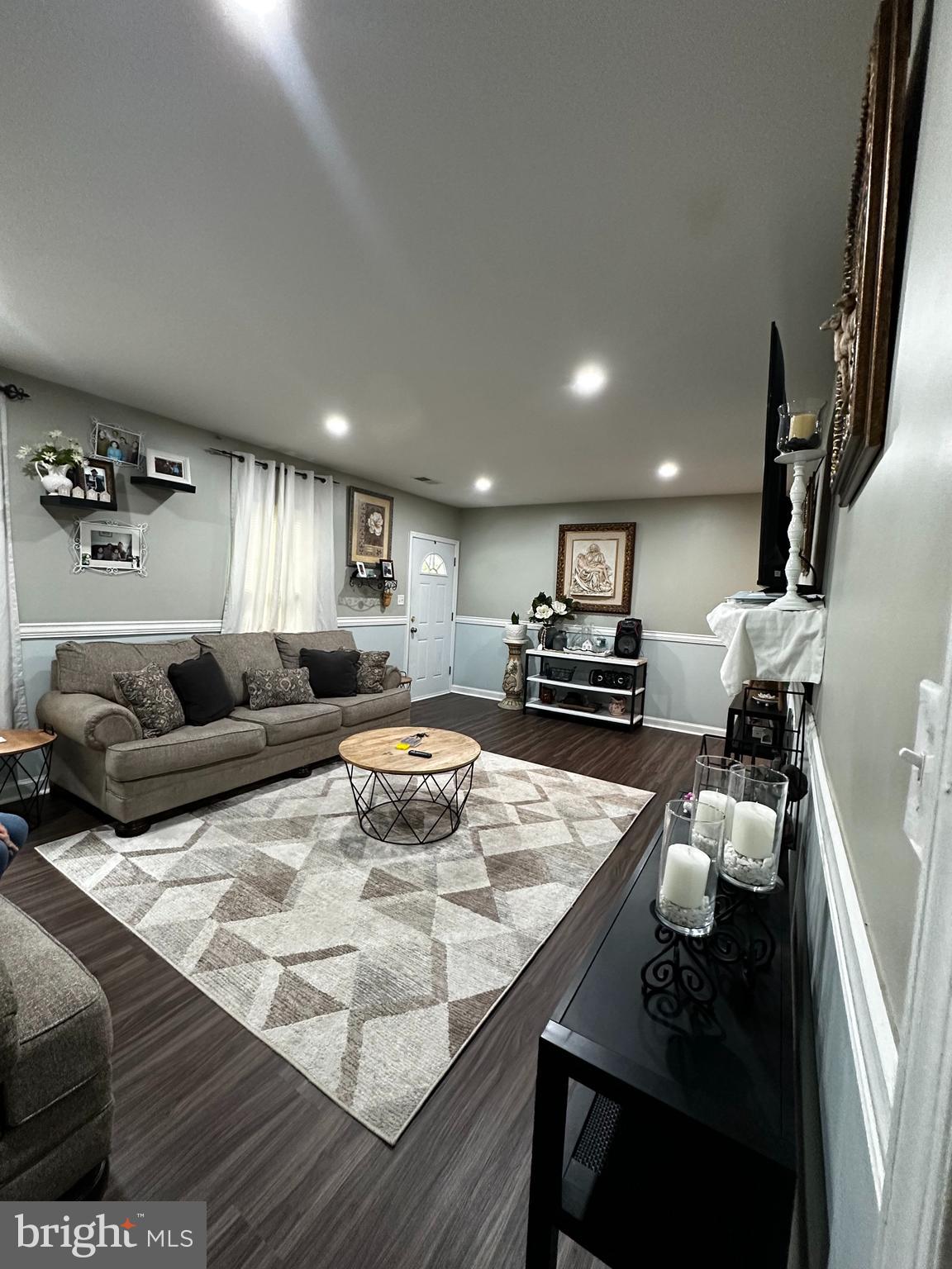 FORT WASHINGTON - Residential