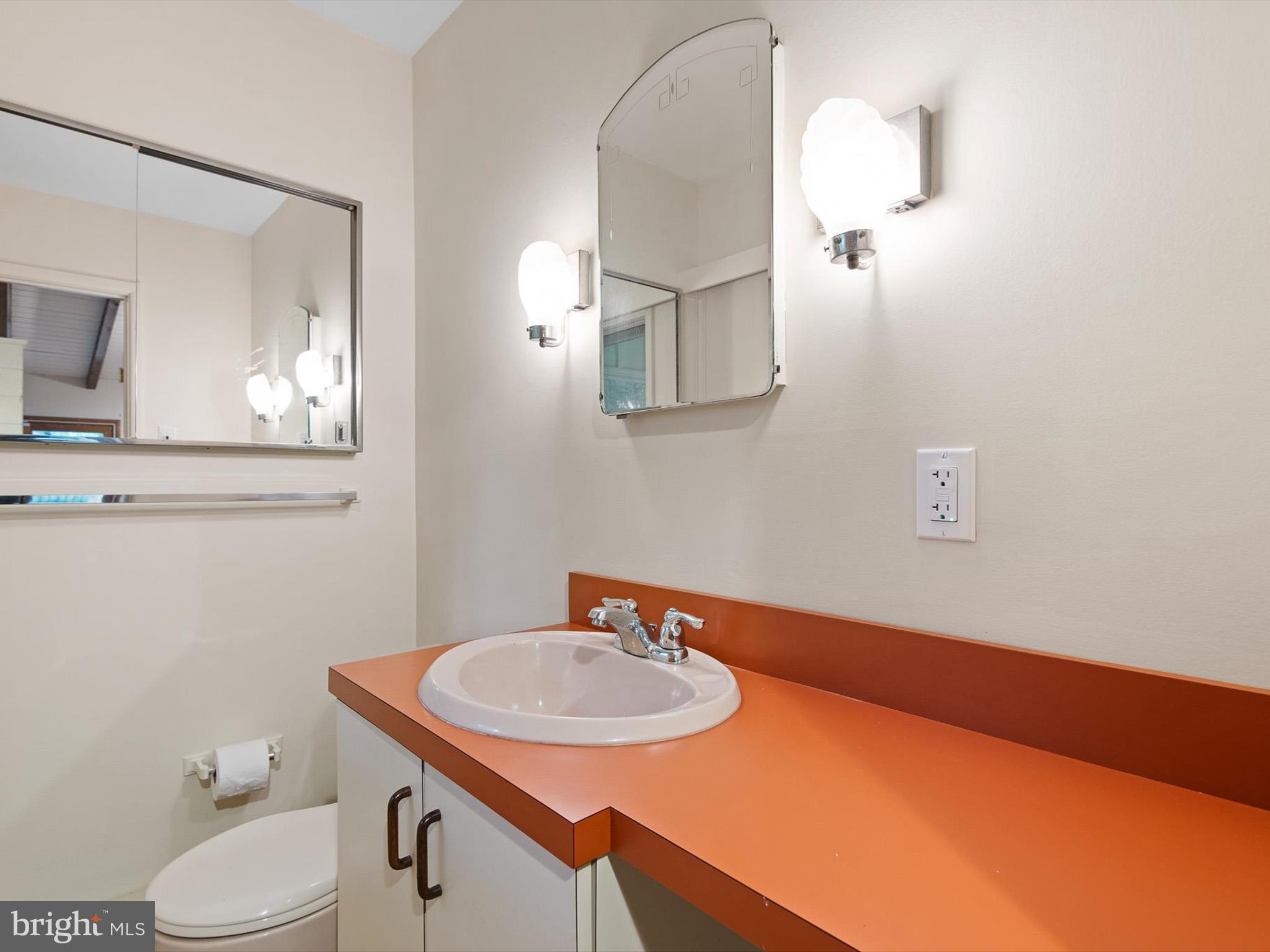 NOTTINGHAM MANOR - Residential Lease