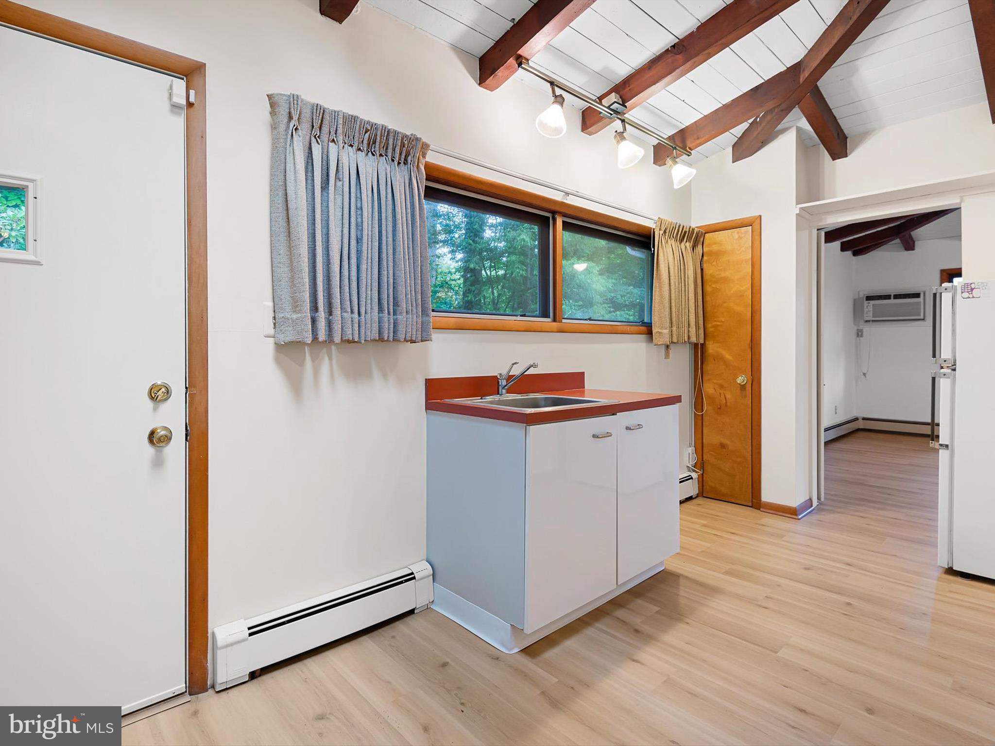 NOTTINGHAM MANOR - Residential Lease