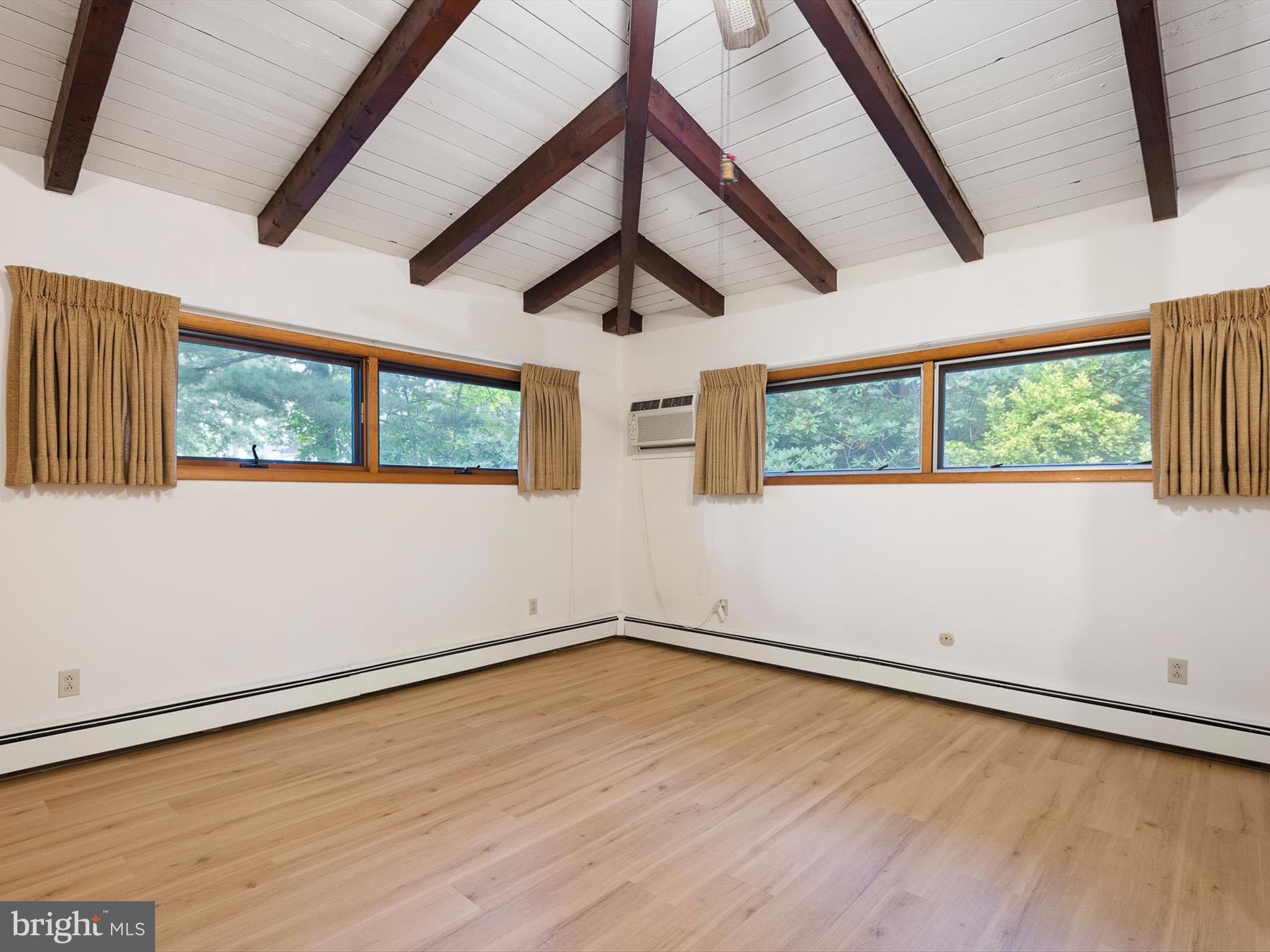 NOTTINGHAM MANOR - Residential Lease