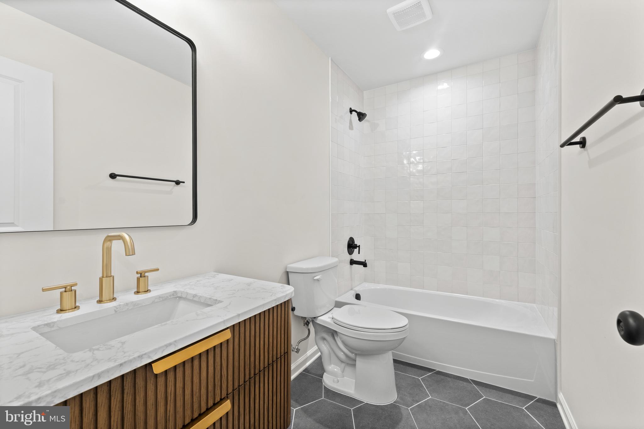 LAKE LAND OR - Residential