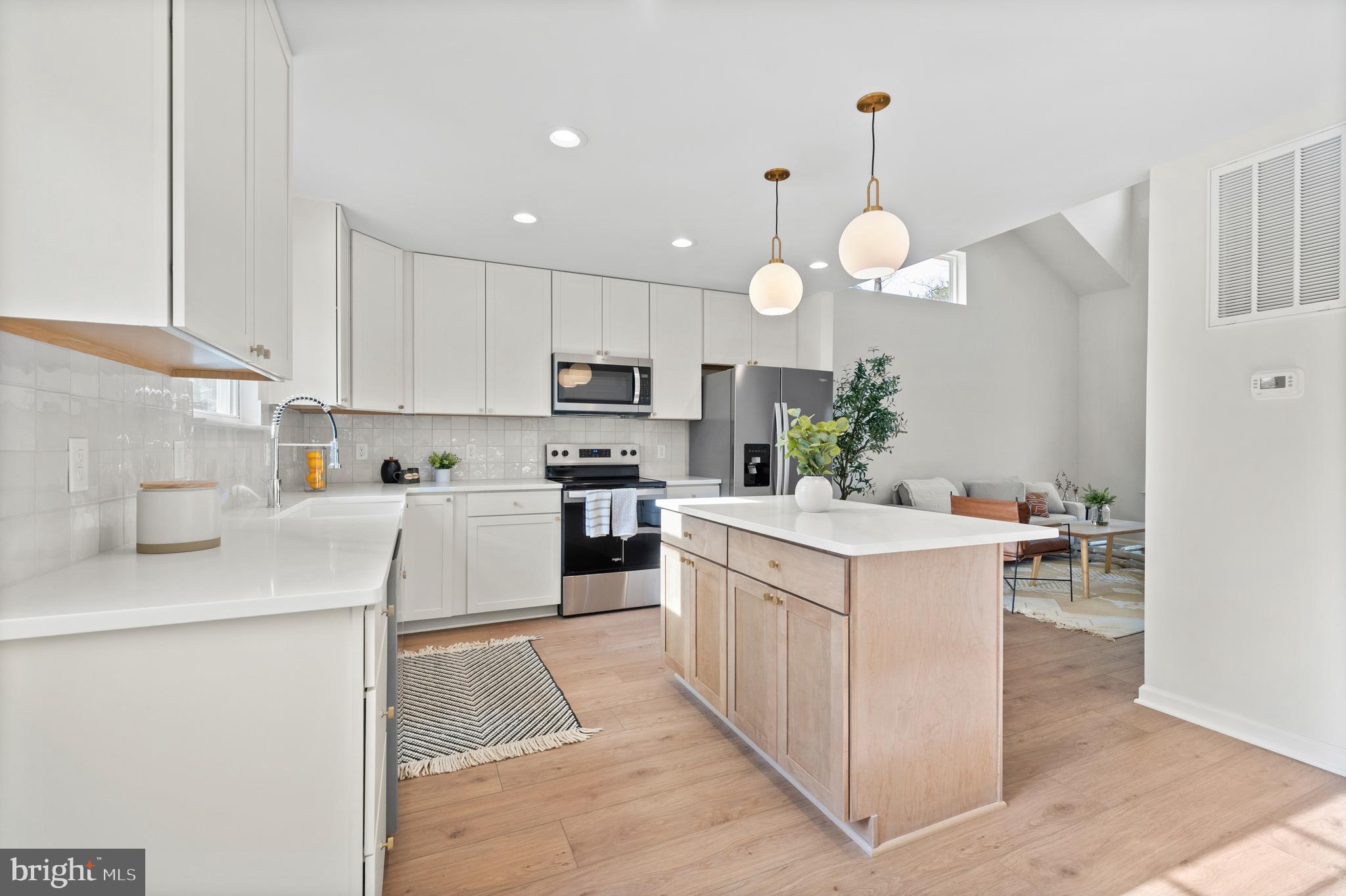 LAKE LAND OR - Residential