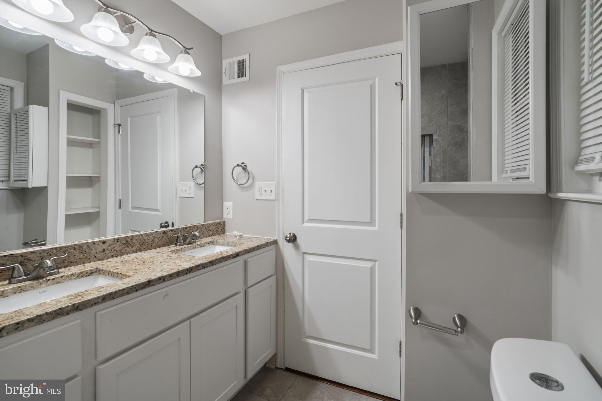 CEDARWOOD - Residential Lease