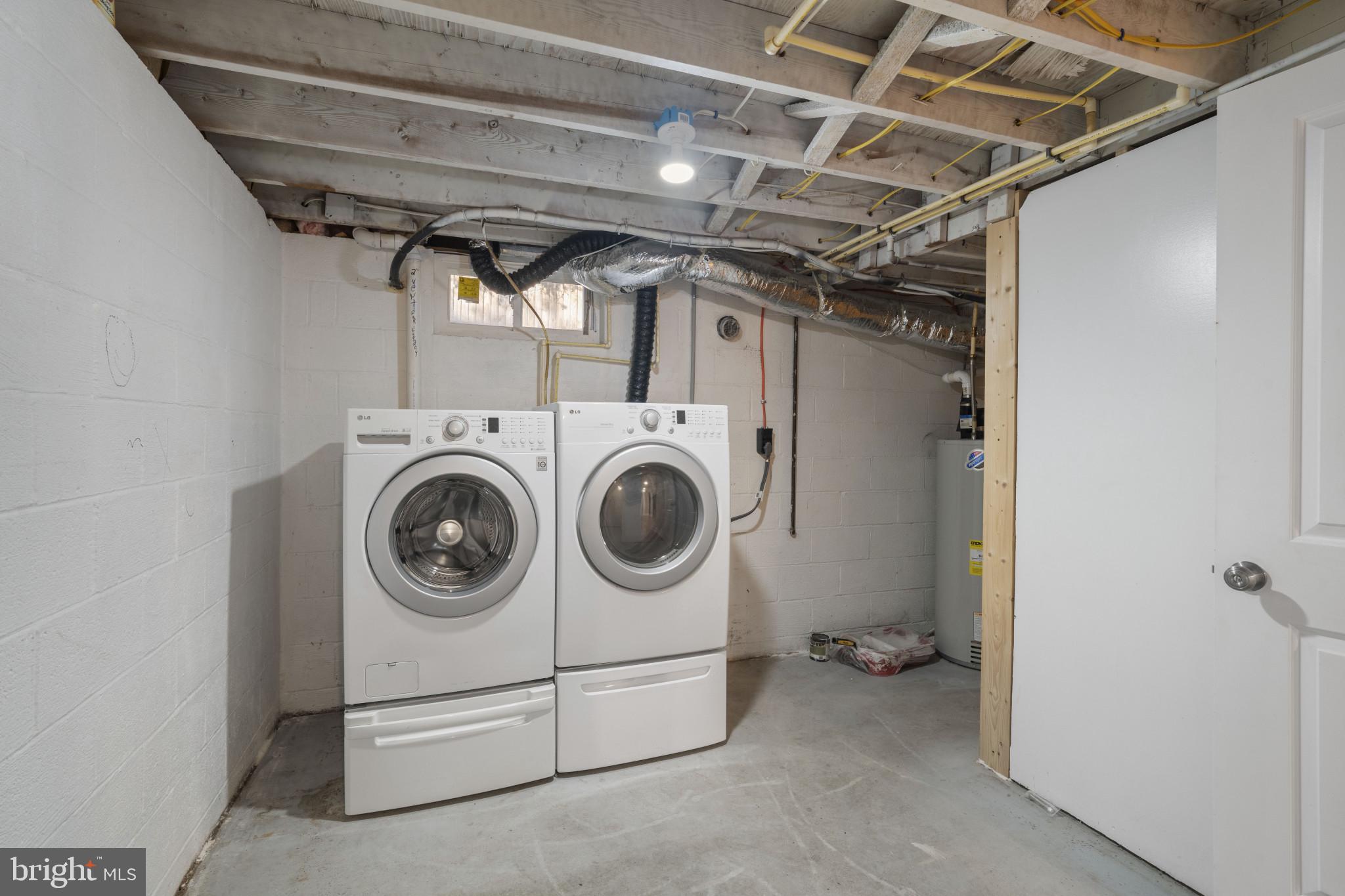 CEDARWOOD - Residential Lease