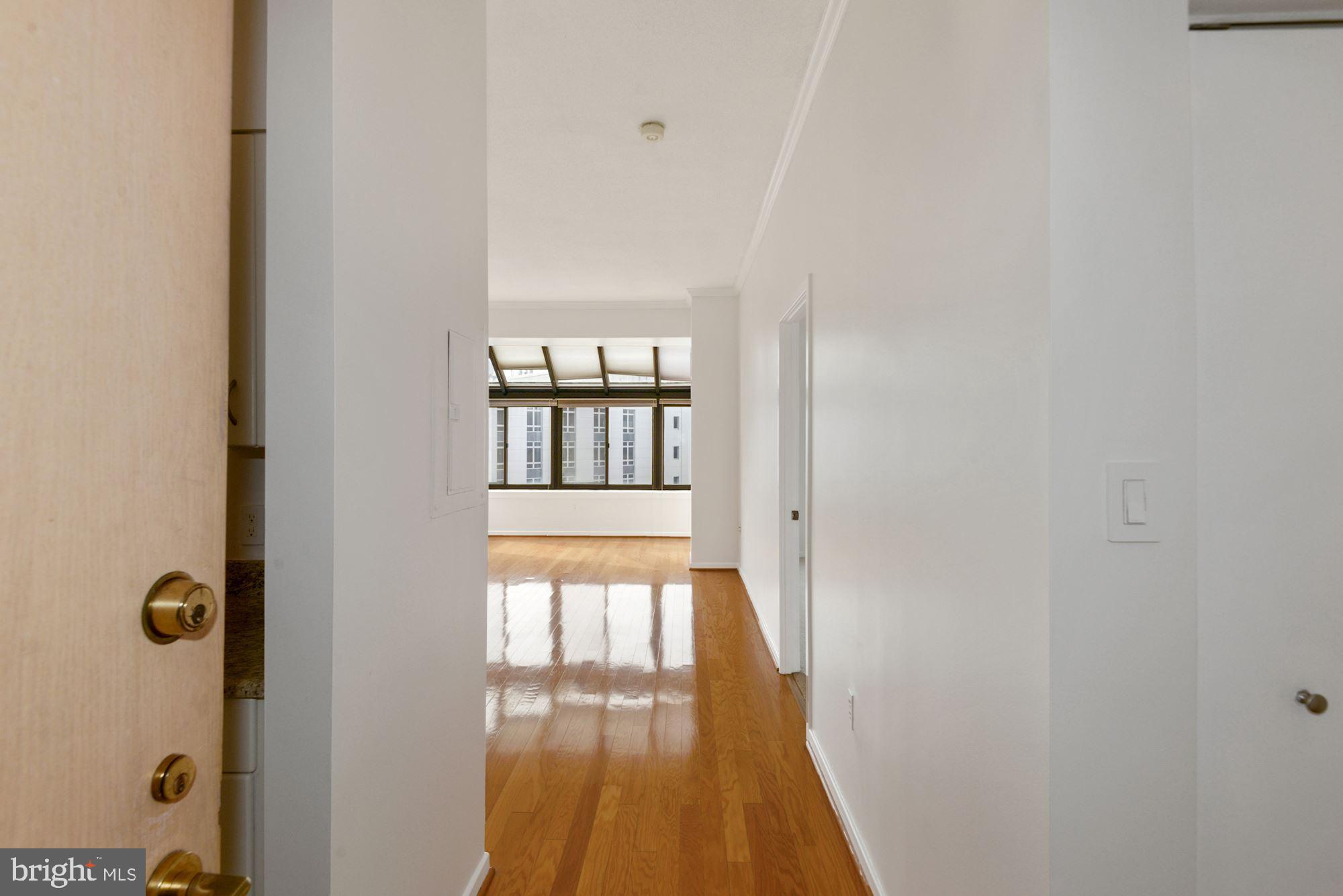 2111 WISCONSIN AVENUE NW 704