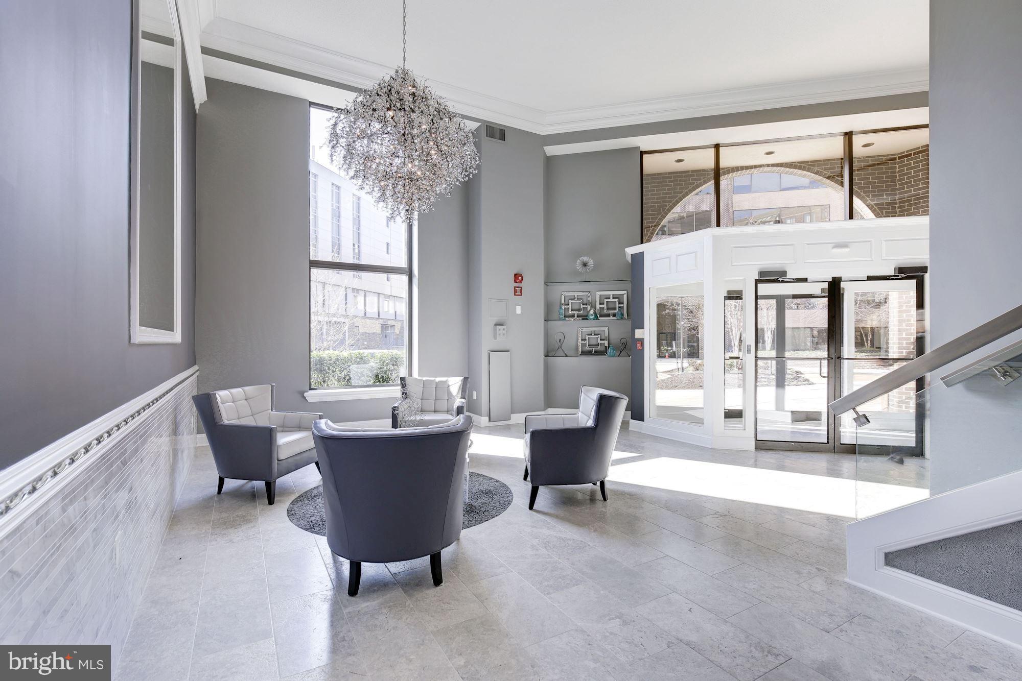 2111 WISCONSIN AVENUE NW 704