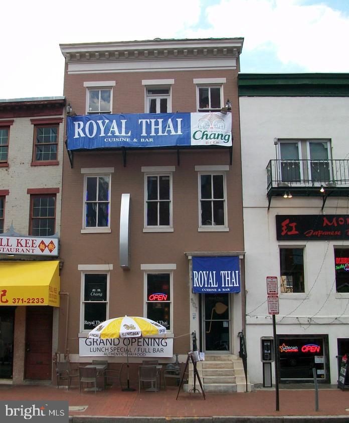 There is a four-level commercial building with a restaurant in downtown NW Washington DC. Turnkey business. Rare investment opportunity with future add-value opportunity, walking distance to Gallery Place Chinatown Metro and Verizon Center, Across the street from Fairfield Inn and Suites by Marriott, a Rapidly growing area with huge economic value.