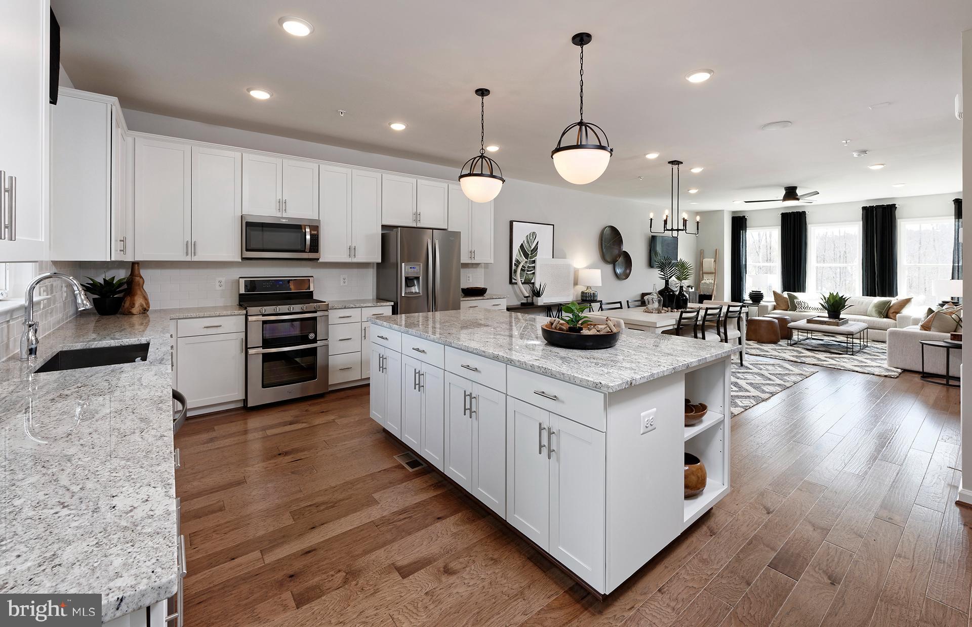 1112 CRESTED WOOD DRIVE