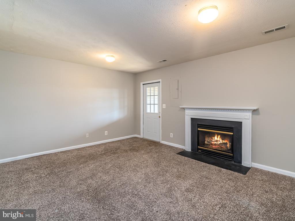 CHARLESTOWN COMMONS - Residential