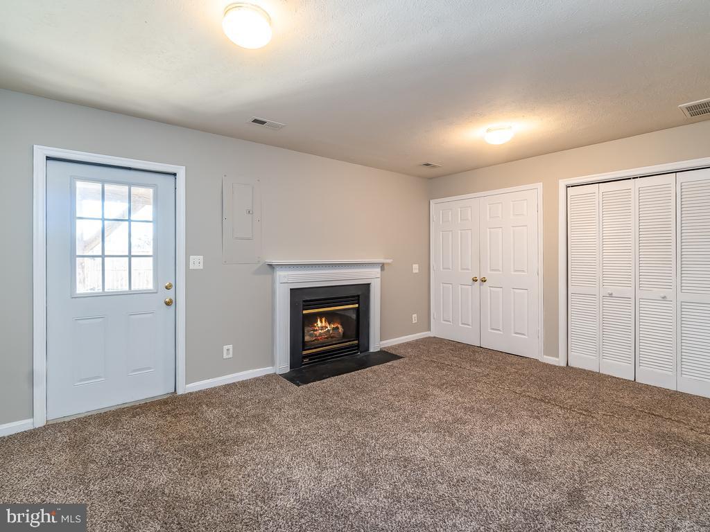 CHARLESTOWN COMMONS - Residential