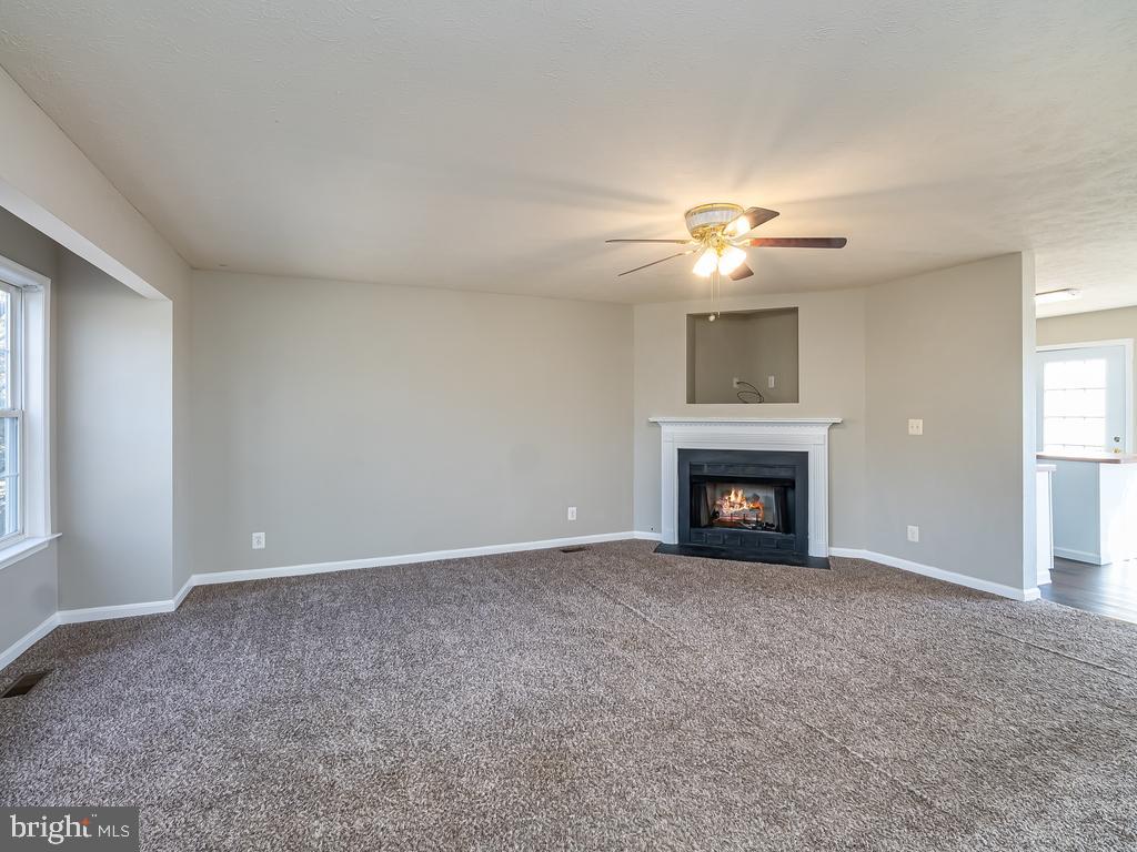 CHARLESTOWN COMMONS - Residential