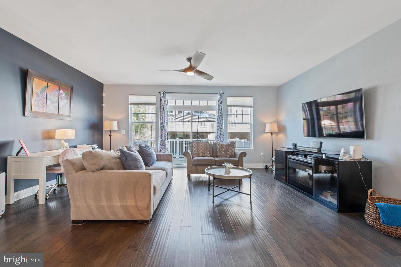 HAYMARKET CROSSING - Residential Lease