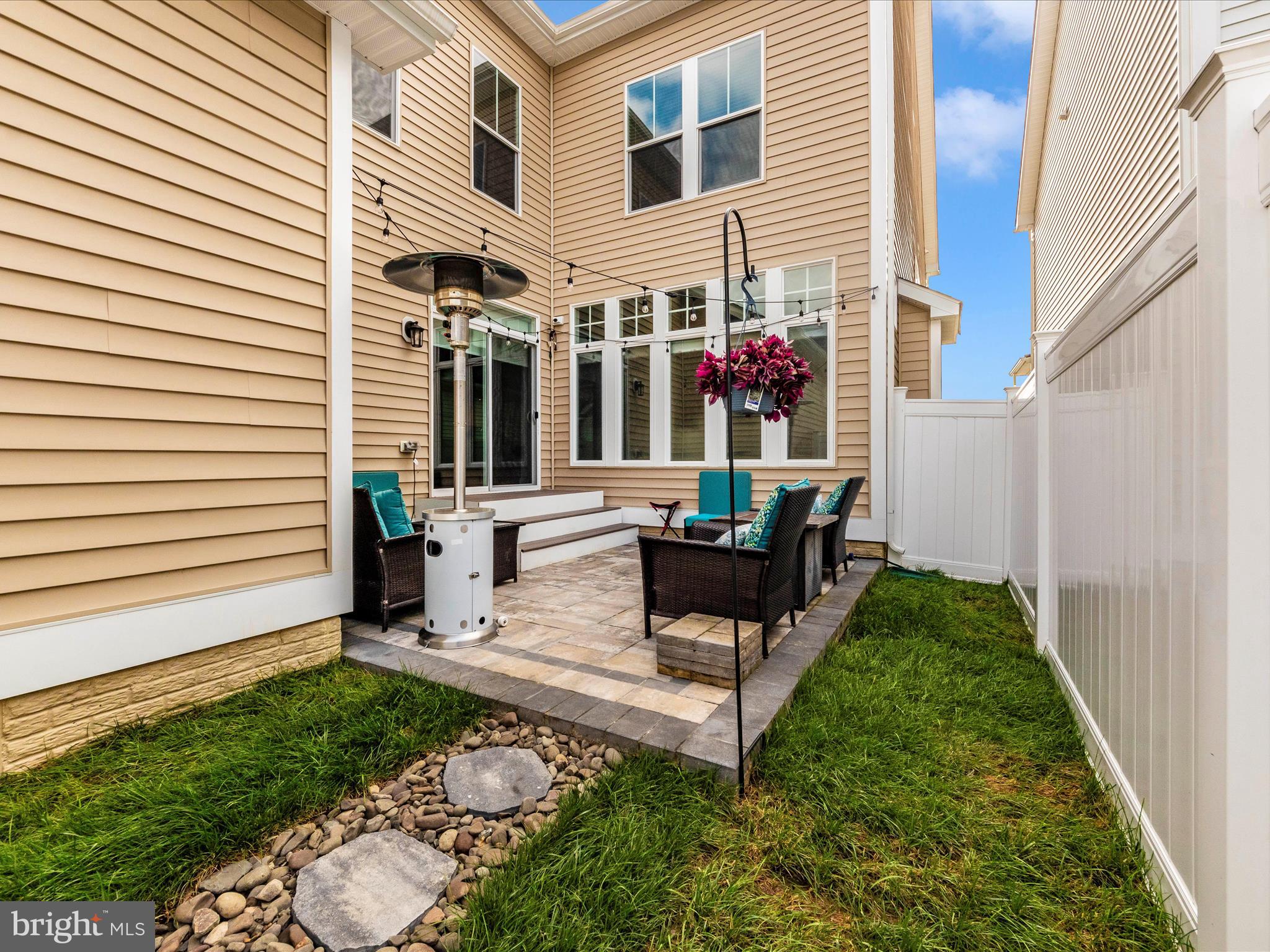 TWO RIVERS - Residential