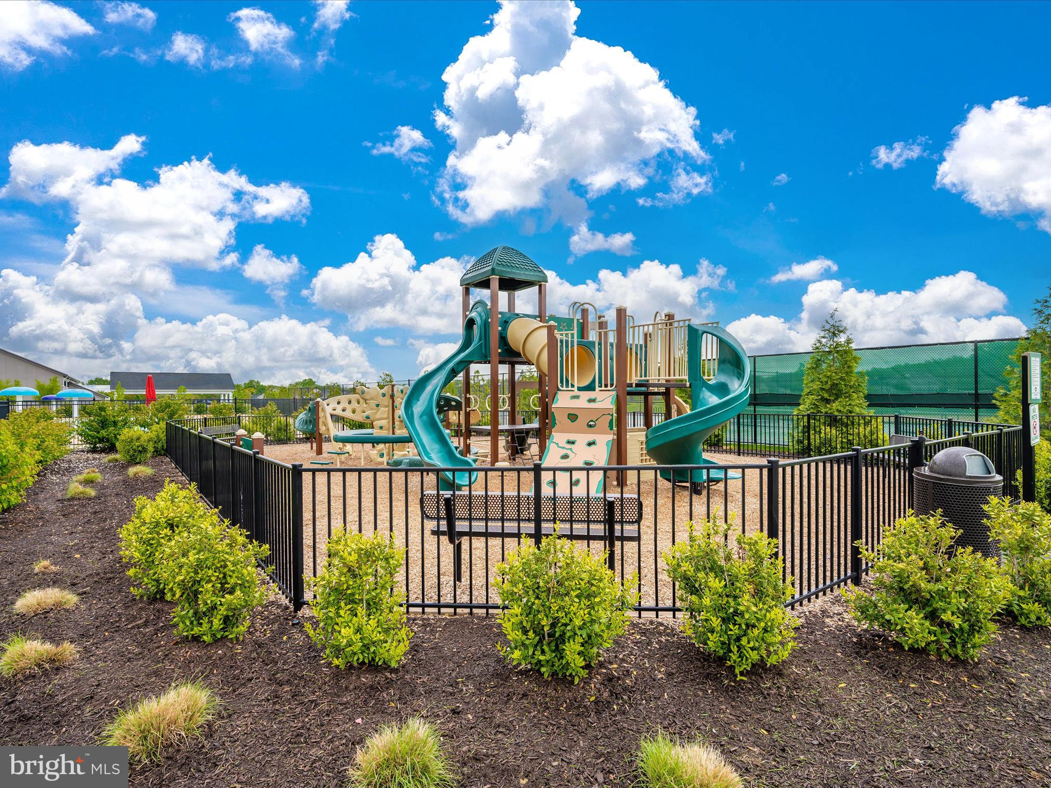 TWO RIVERS - Residential