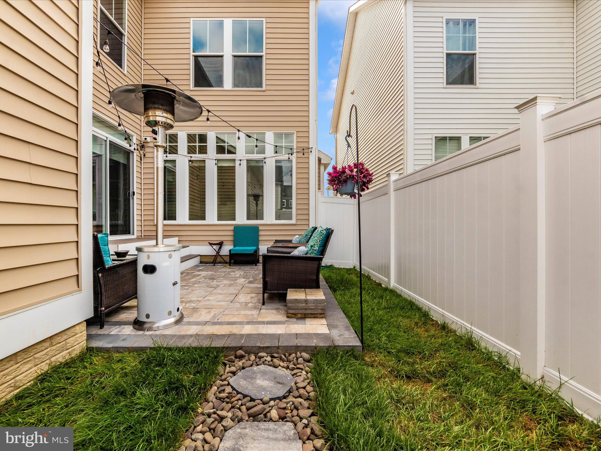 TWO RIVERS - Residential