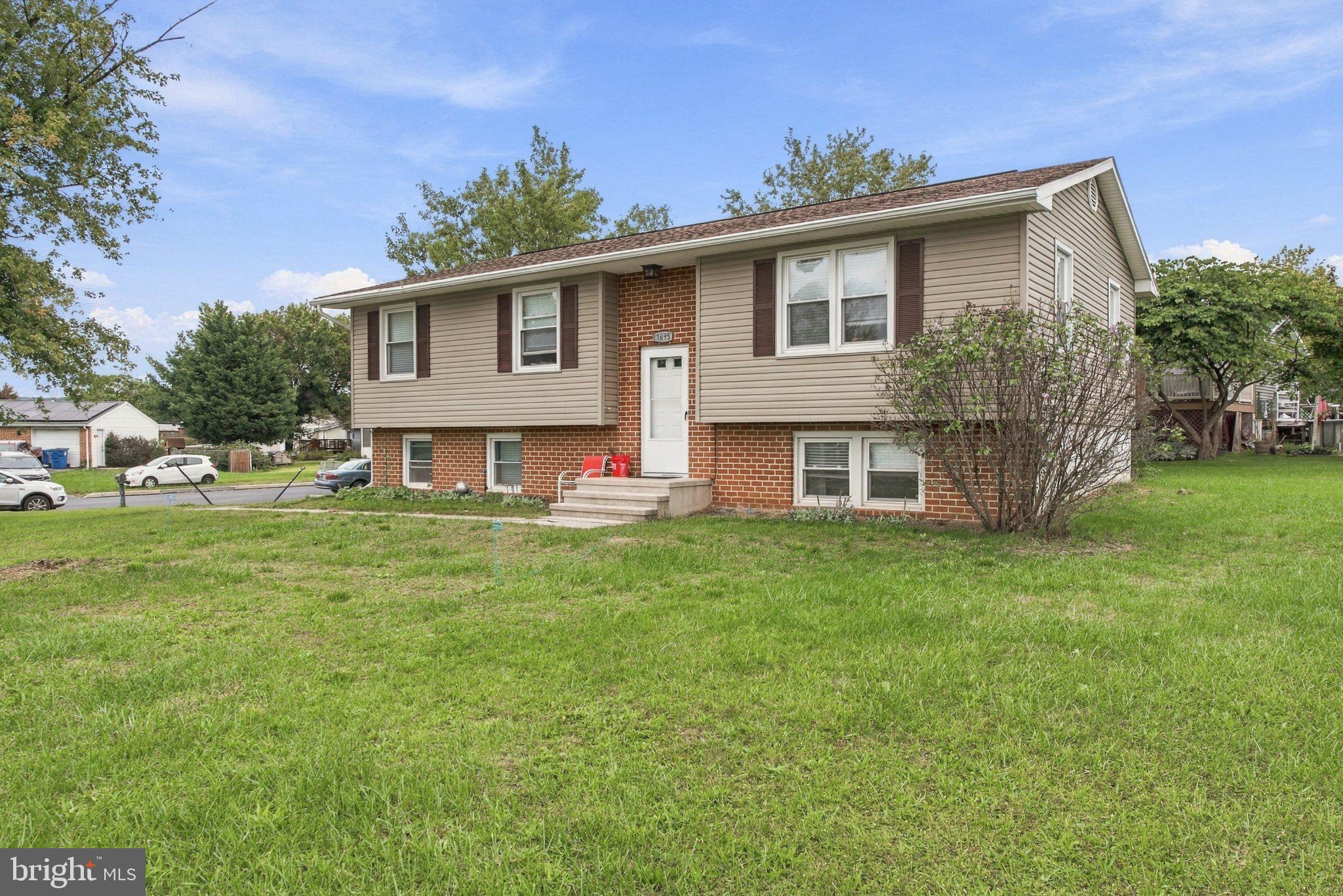 1695 DOUGLAS DRIVE
