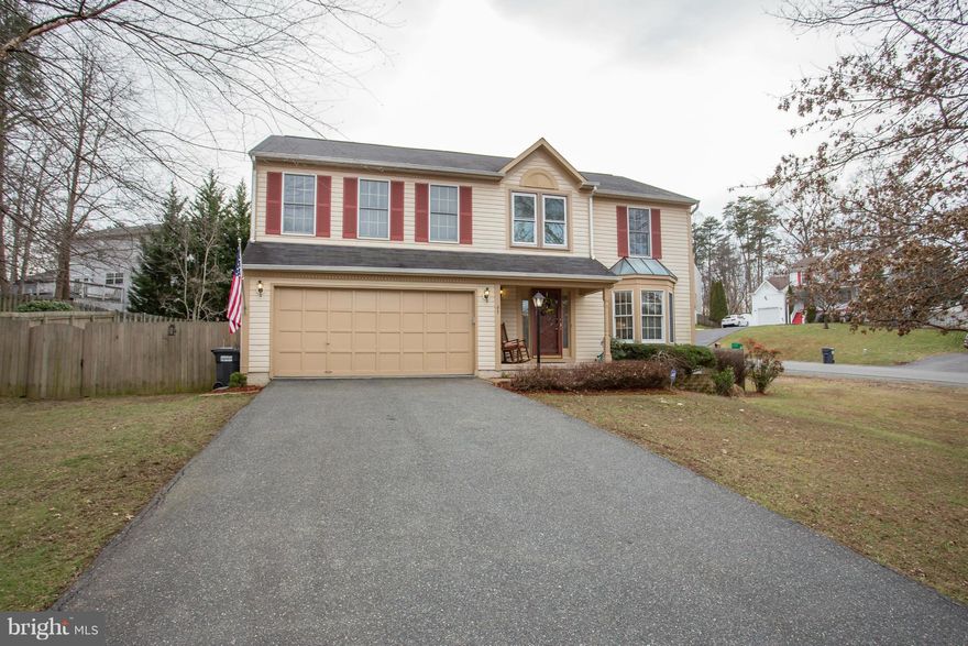 UPDATED, OPEN floor plan in desirable neighborhood.  Large FR w/ vaulted ceiling, skylights & FP.  Kitchen w/STAINLESS, GRANITE & breakfast room.  Light filled LR (with BAY WINDOW). Sep DR.  Vaulted ceiling in MBR w/attached UPPER LEVEL DECK.  Remodeled Bathrooms!.  Hot WH replaced in 2014. FULLY FENCED backyard w/deck. 2 car attached garage. Close to commuting, schools & shopping.