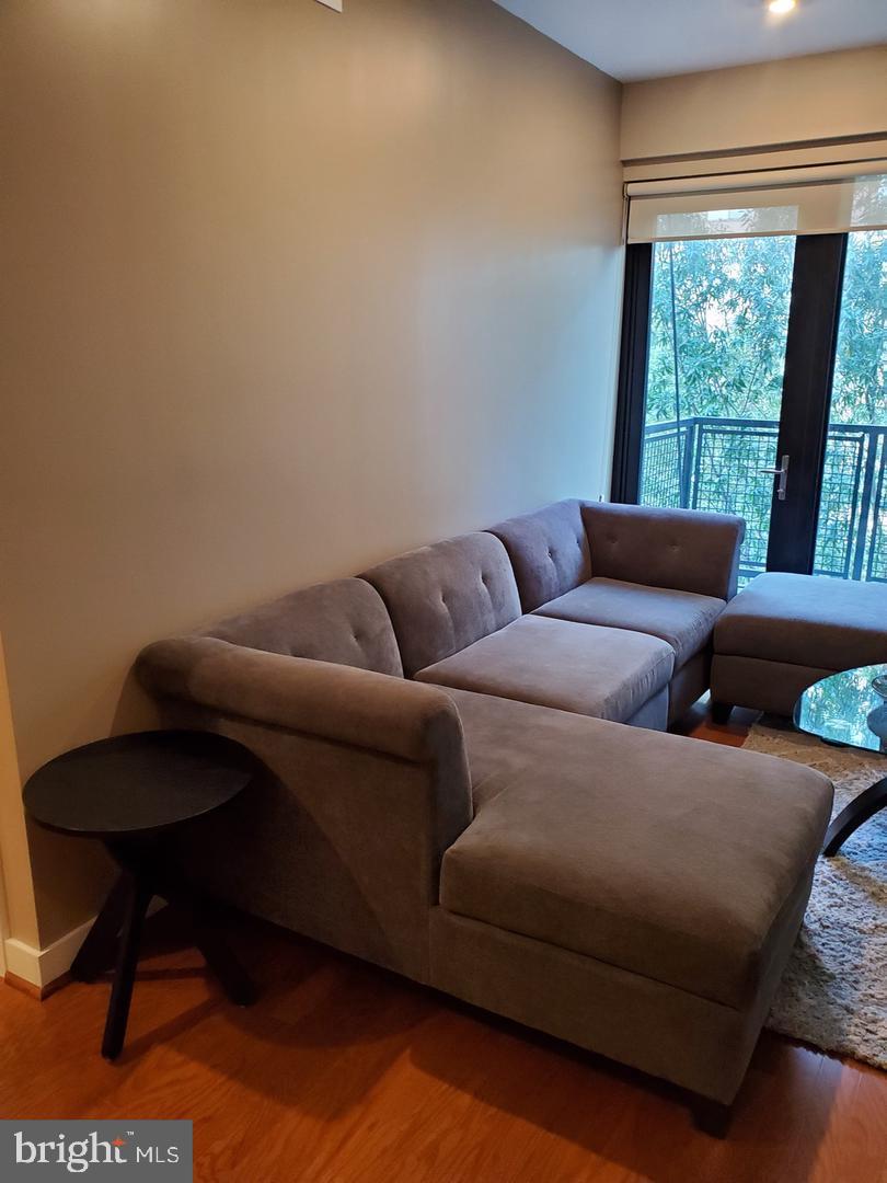 1320 FENWICK LANE 700