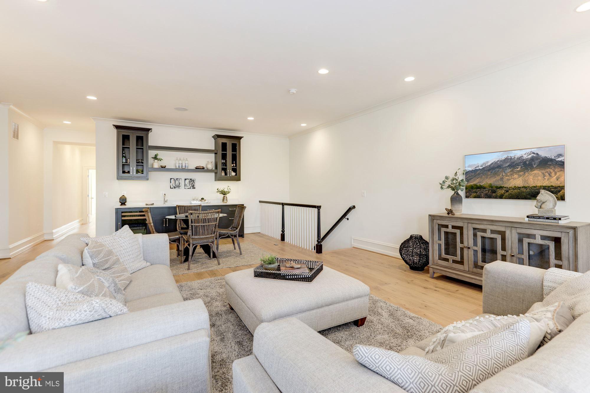 CAPITOL HILL - Residential