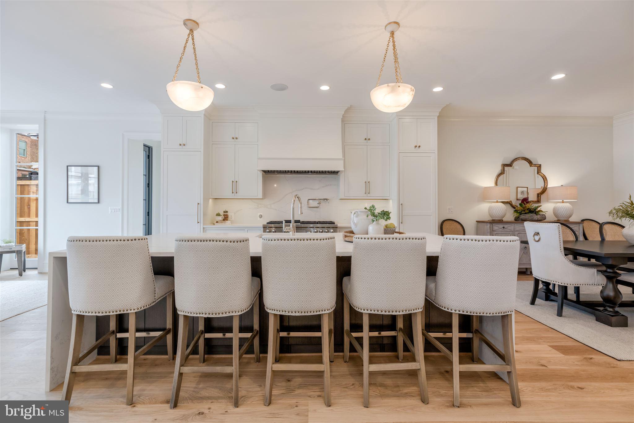 CAPITOL HILL - Residential