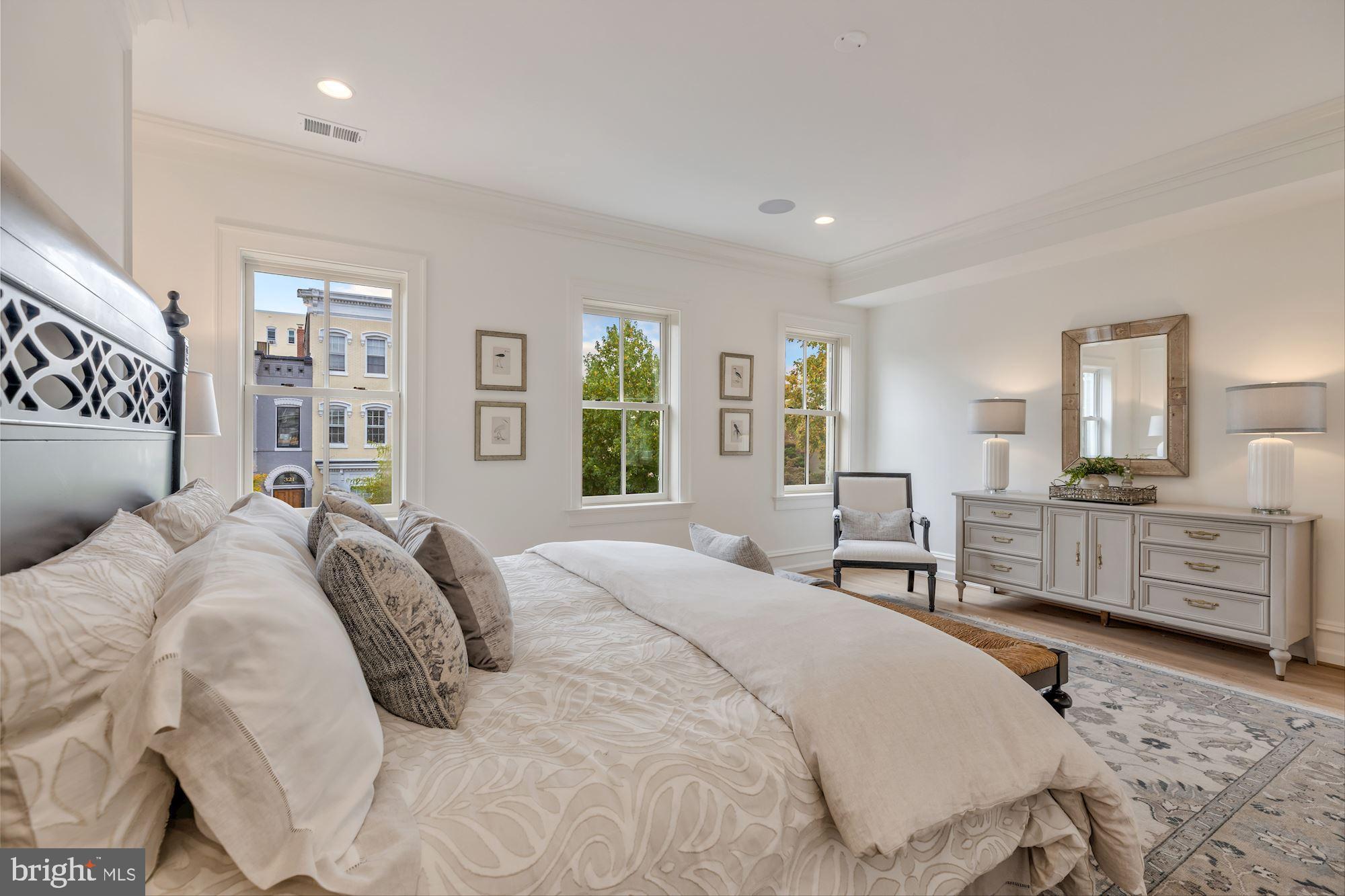 CAPITOL HILL - Residential