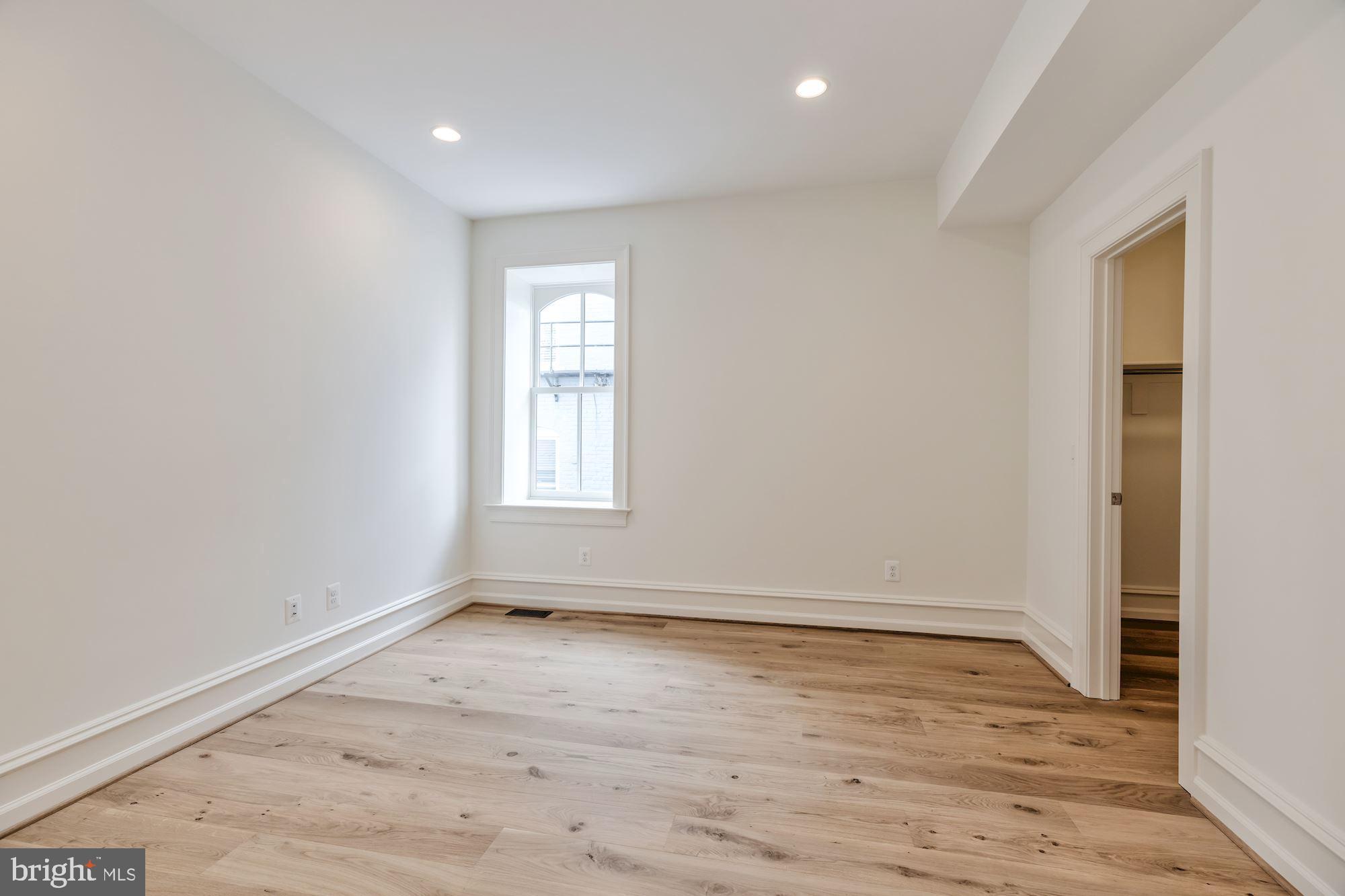 CAPITOL HILL - Residential