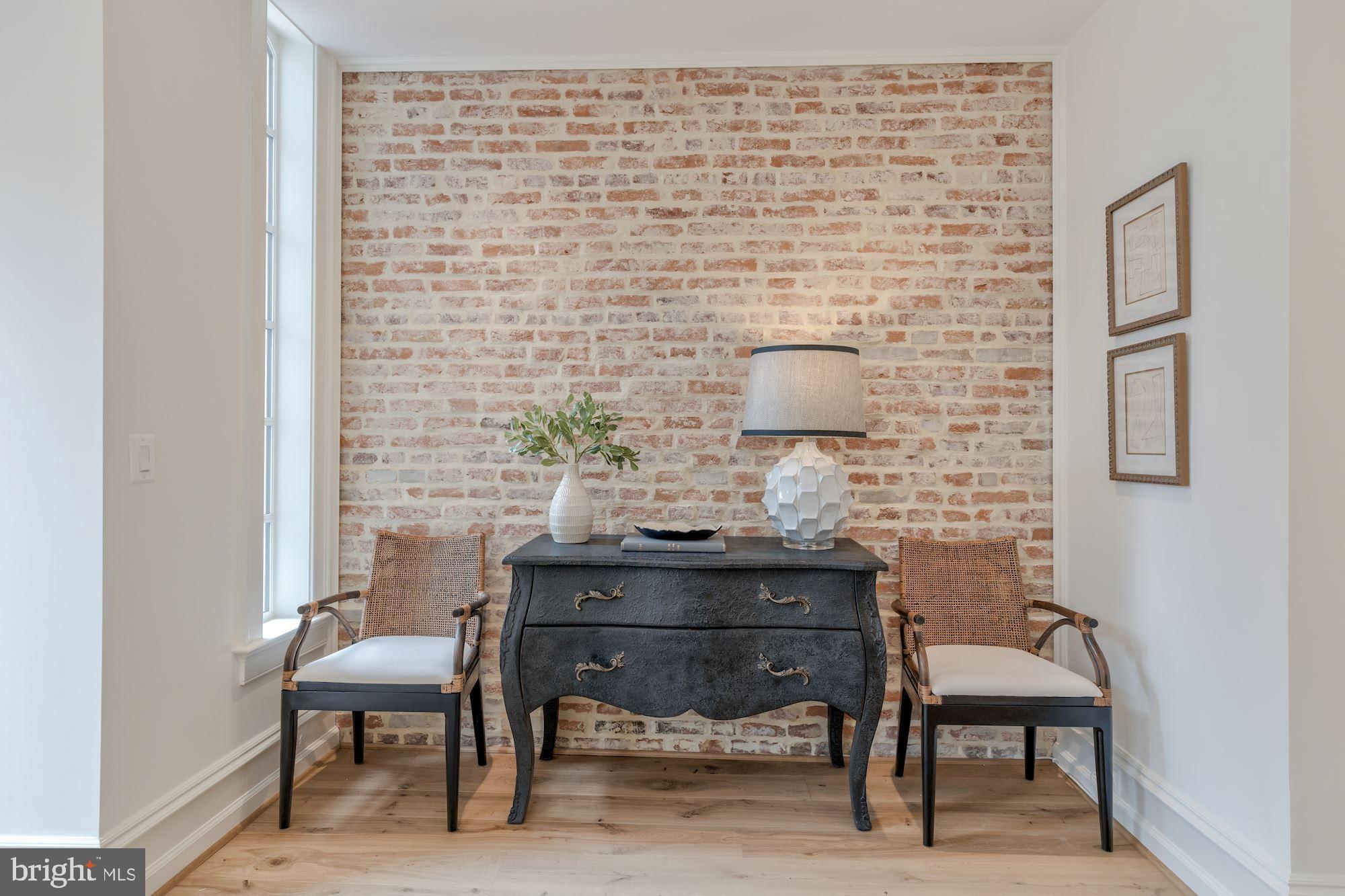 CAPITOL HILL - Residential