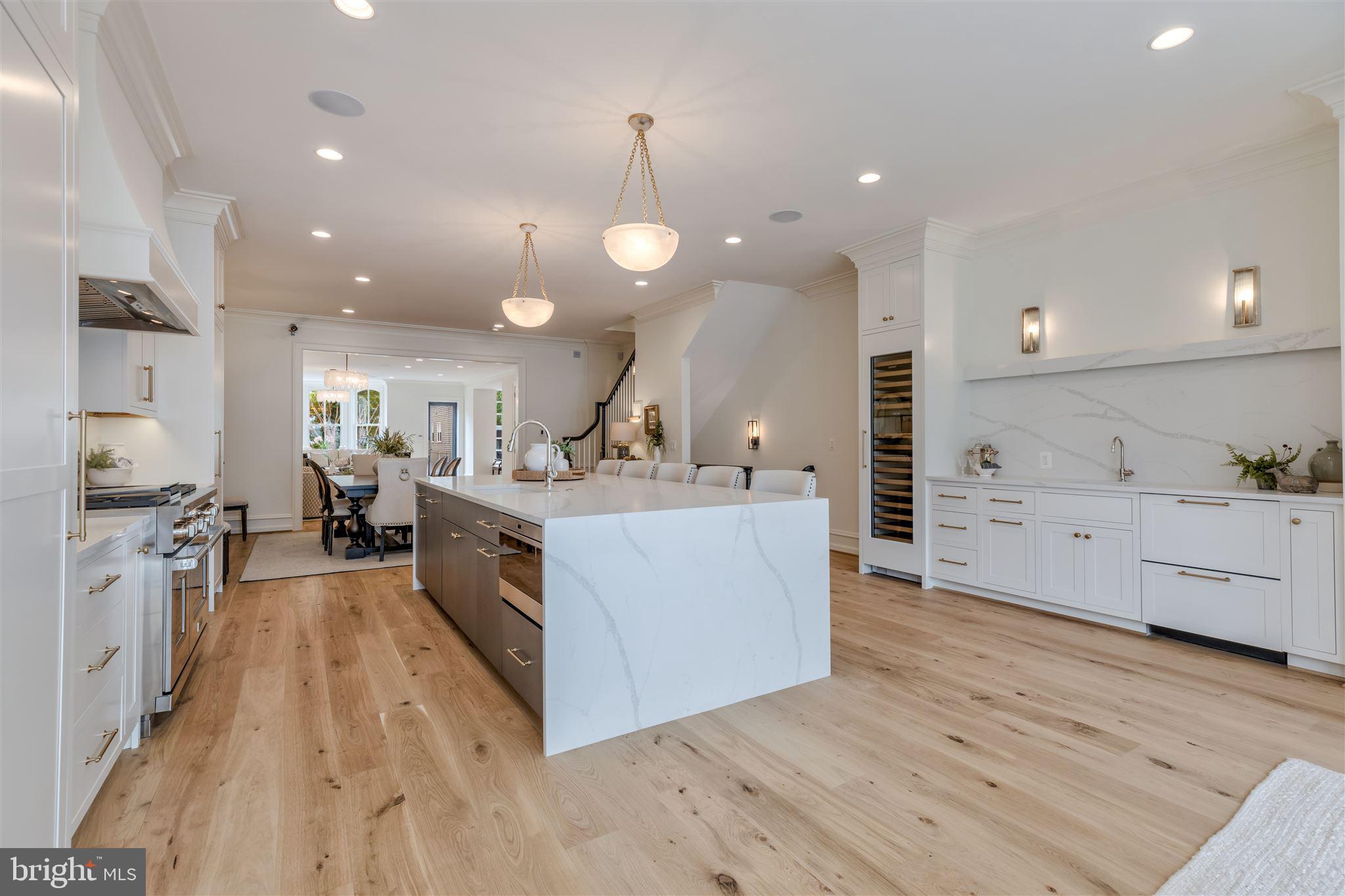 CAPITOL HILL - Residential