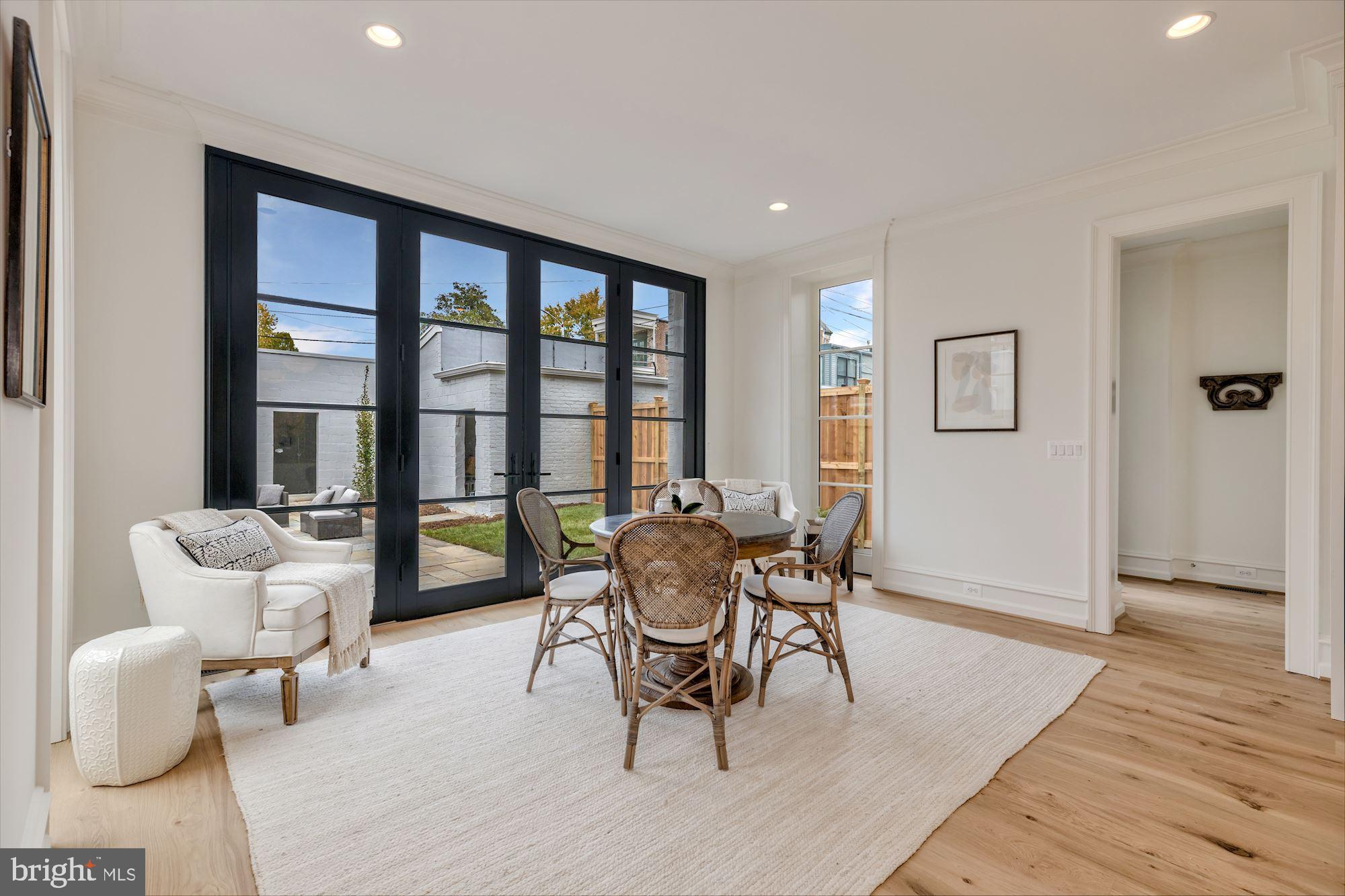 CAPITOL HILL - Residential