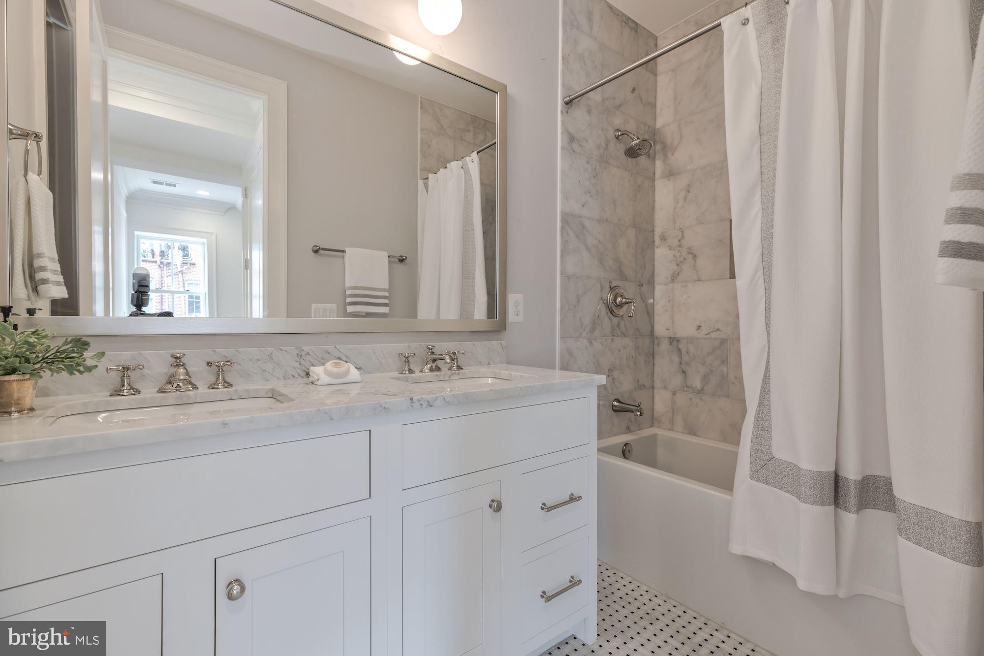 CAPITOL HILL - Residential