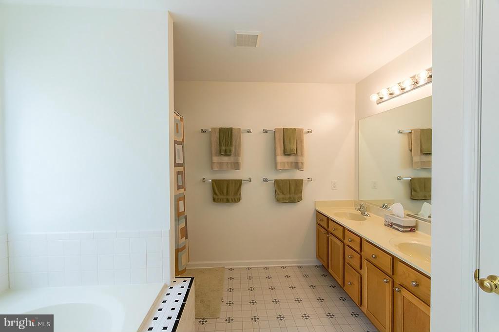 BRIDLE CREEK - Residential