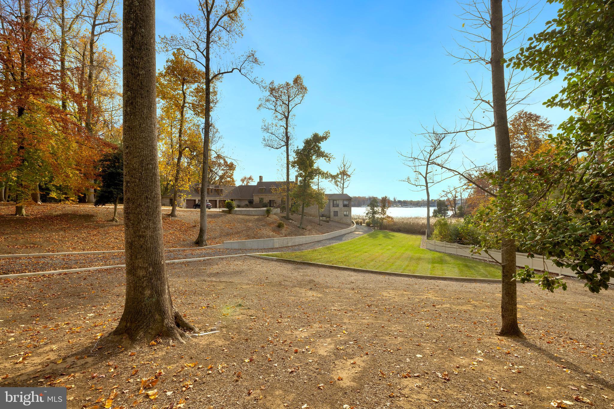 SHADOW POINT - Residential