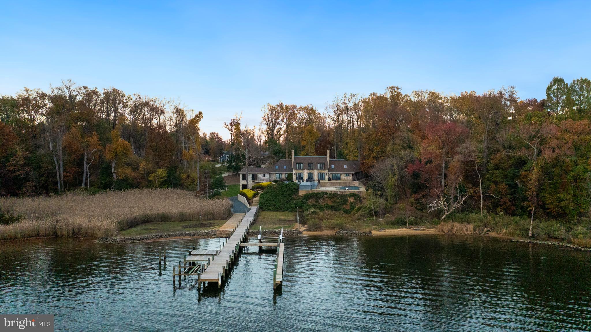 SHADOW POINT - Residential