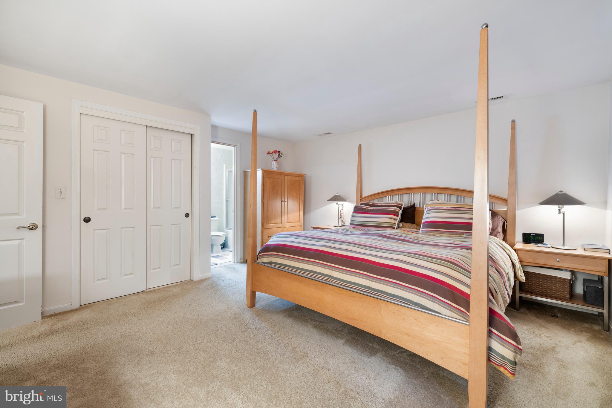 SHADOW POINT - Residential